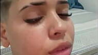 fadynha mostrando seu talento