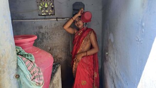 Coolly committed bhabhi ko Powder room Drilled Indian bhabhi devar Dasi sex