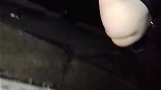 Esposa com bunda de fora dando para desconhecidos na rua them publico! &quot_ dogging&quot_