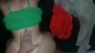 Meu amigo saiu pra jogar futebol. A namorada dele me convidou pra conversar na casa deles. Uma mulher dessa n&atilde_o se pode deixar sozinha. Loira, bunda grande e cintura fina! V&iacute_deo Amador Real!