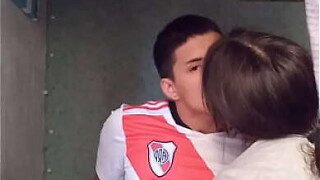 futbolista es Masturbado y tragado con la boca