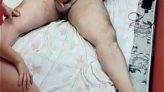 BEM NOVINHA ESSA SAFADINHA ADORA BRINCAR COM TITIO
